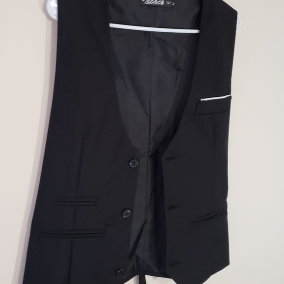 Men's Vest - Picture 2 of 6